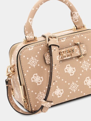GUESS Tasche 'Silia' in Beige
