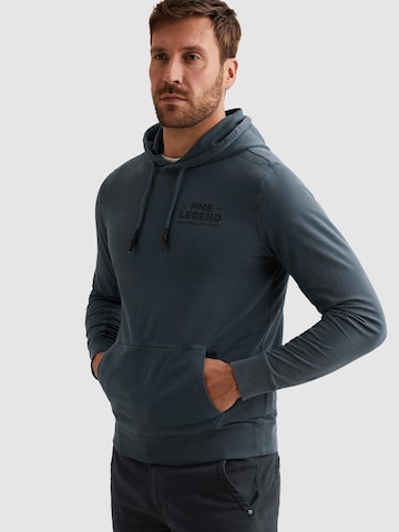 Felpa 'Hoodie with garment-dye wash and artwork' di PME Legend in blu