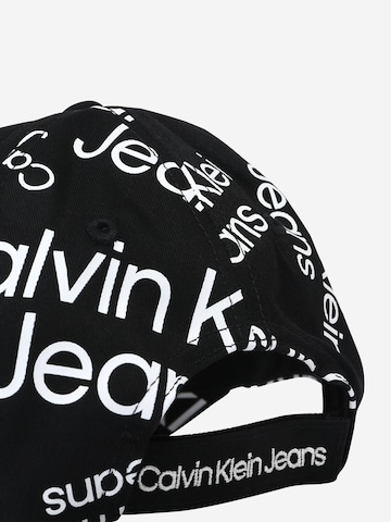 Calvin Klein Jeans قبعة بلون أسود