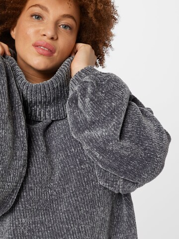 Urban Classics Pullover in Grau