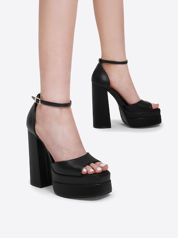 Dream Pairs Strap Sandals in Black