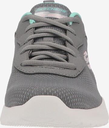 SKECHERS Sneaker in Grau