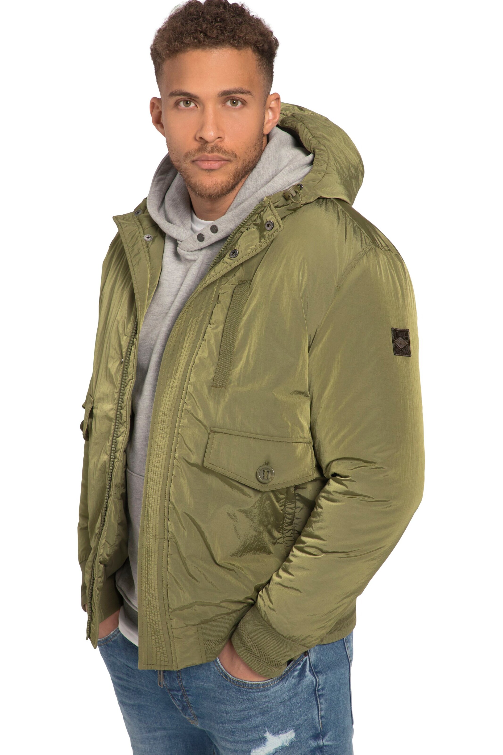 STHUGE Tussenjas in Groen: voorkant