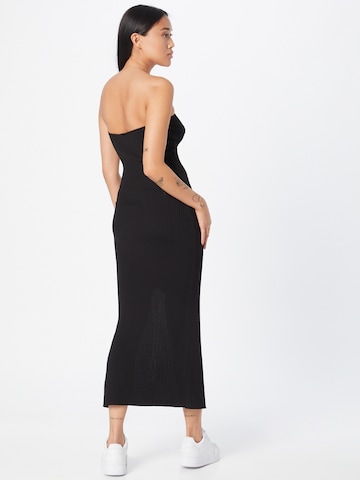 Rochie tricotat 'Pia' de la Gina Tricot pe negru