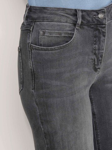 MADELEINE Loosefit Jeans in Grijs