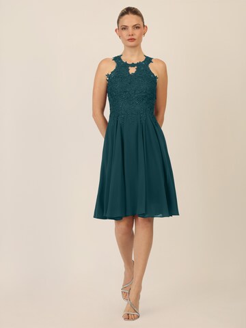 APART Cocktailkleid in Grün: Vorderseite