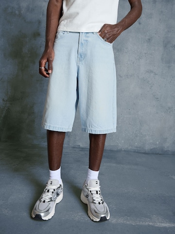 Bershka Baggy Farkut värissä sininen: etupuoli