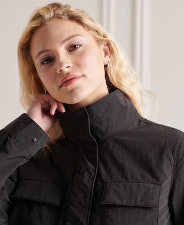 Superdry Jacke in Schwarz