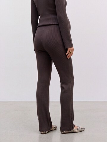 Regular Pantalon 'MLAnnette' MAMALICIOUS en marron