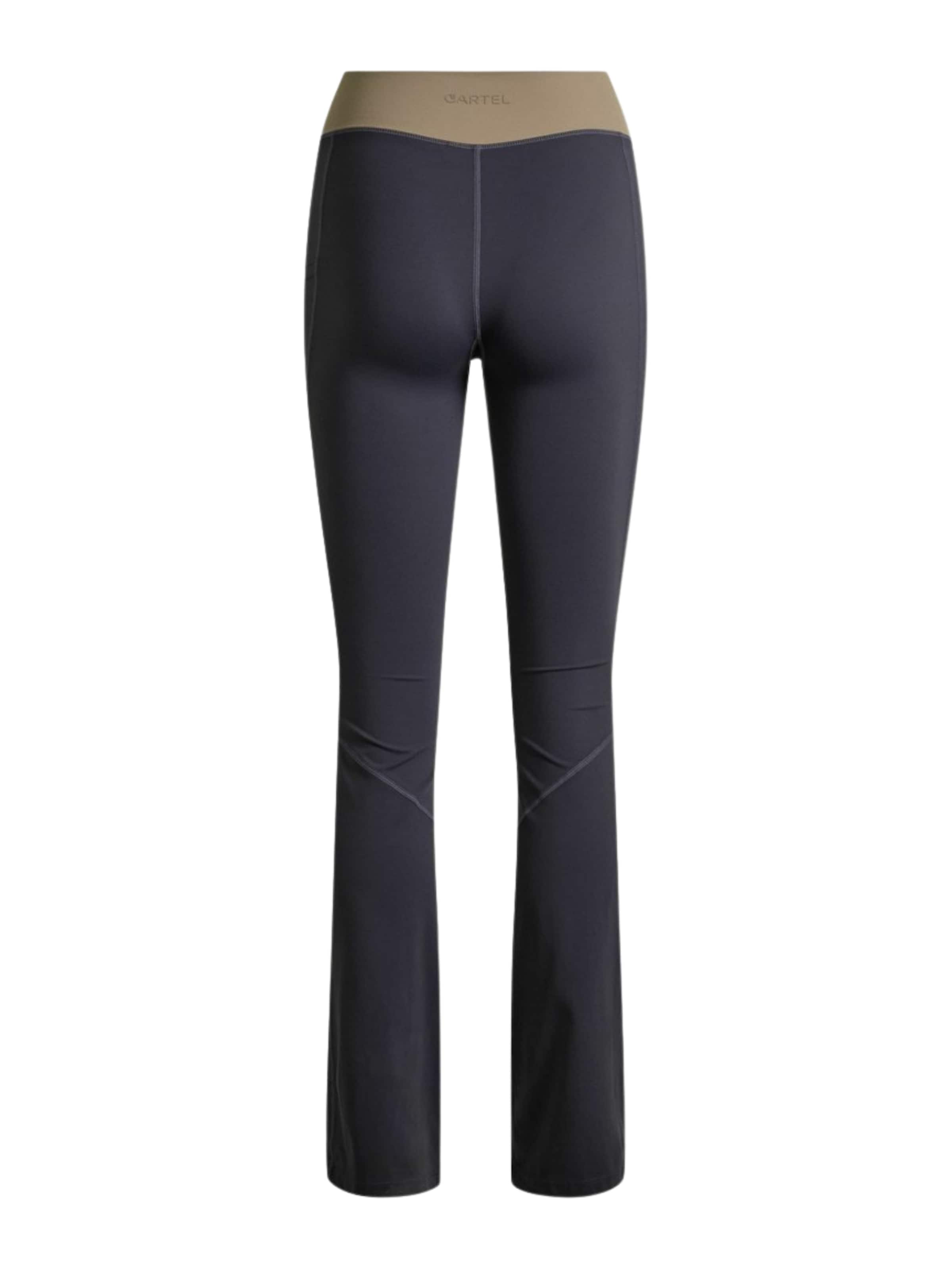 Copenhagen Cartel Regular Trouser ' Rise ' in Schwarz