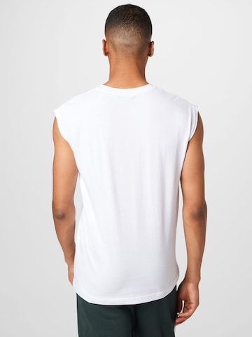 T-Shirt 'Bilal' ABOUT YOU en blanc