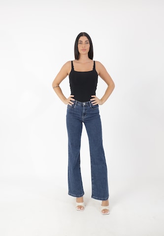Elara Flared Jeans in Blue