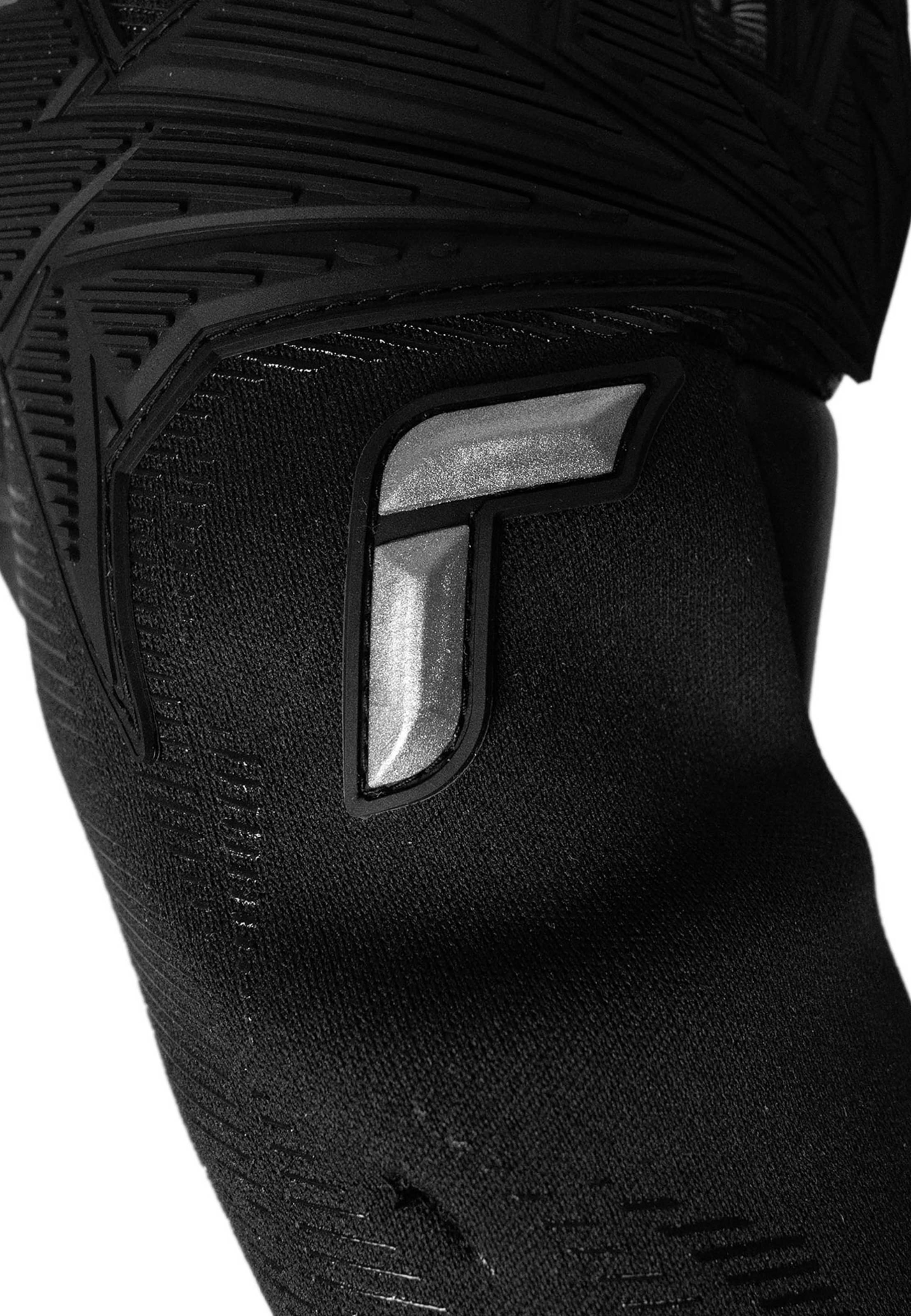 REUSCH Sports gloves 'Attrakt Duo Strapless' in Black