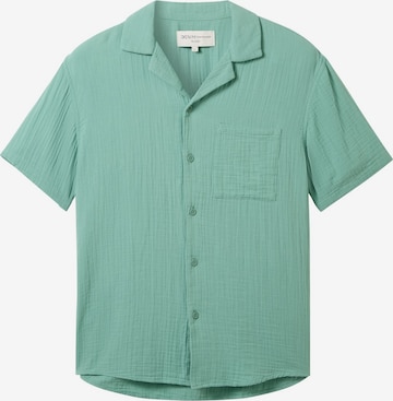 TOM TAILOR DENIM Comfort fit Button Up Shirt in Green: front