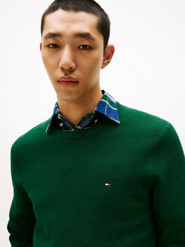 TOMMY HILFIGER Sweater 'ESSENTIAL' in Green