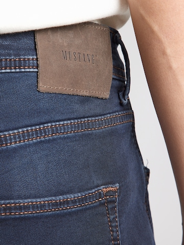 Coupe slim Jean 'OREGON' MUSTANG en bleu