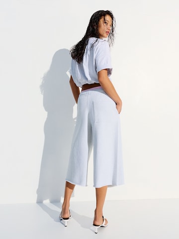 Wide leg Pantaloni de la Bershka pe gri