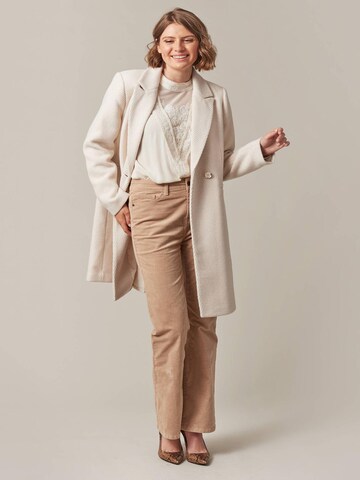 Manteau mi-saison 'Tanya' Deeluxe en blanc