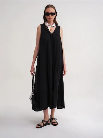 Abito di MixRay in nero: frontale