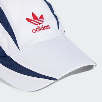 ADIDAS ORIGINALS Cap in Weiß