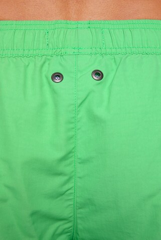 Pantaloncini da bagno di CAMP DAVID in verde