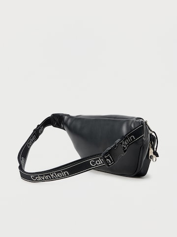 Calvin Klein Поясная сумка в Черный