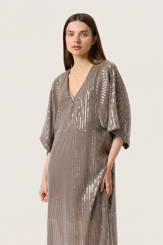 SOAKED IN LUXURY Festkjole 'Nanina ' i brun
