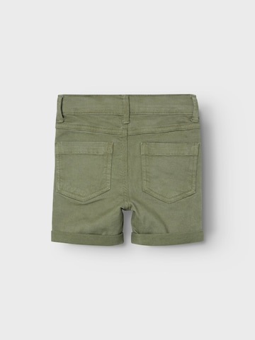 Coupe slim Pantalon 'Silas Isak' NAME IT en vert