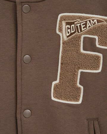 WE Fashion Prehodna jakna | rjava barva