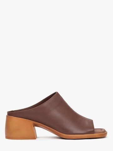 Estro Muiltjes '224819' in Bruin: voorkant