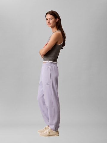 Calvin Klein Jeans Tapered Broek in Lila