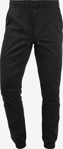 !Solid Tapered Chino Pants 'THEREON' in Black: front