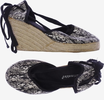 Marimekko Pumps 37 in Schwarz: Vorderseite