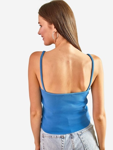 Bianco Lucci Knitted Top in Blue