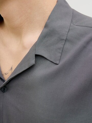 Comfort fit Camicia 'JJEJEFF' di JACK & JONES in grigio