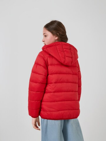 FC BAYERN MÜNCHEN Between-Season Jacket in Red