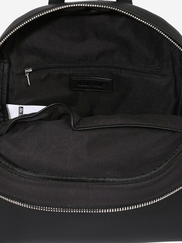 ABOUT YOU Backpack 'Lou' in Black