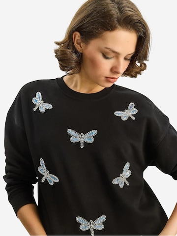 Felpa di Bianco Lucci in nero