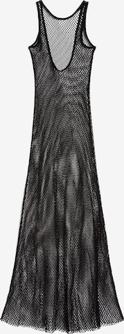Bershka Knitted dress in Black: front