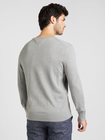 TOMMY HILFIGER Pullover 'ESSENTIAL' i grå