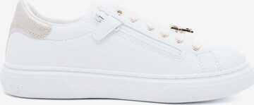 TOMMY HILFIGER Sneakers in White