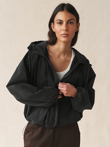 Next Prehodna jakna | črna barva