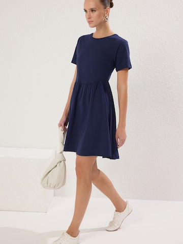 Trendyol Φόρεμα σε μπλε