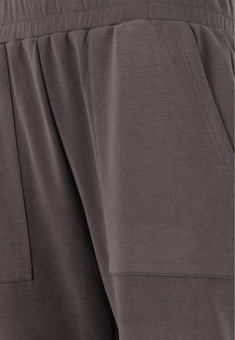Athlecia Regular Sweathose 'Elaina' in Grau
