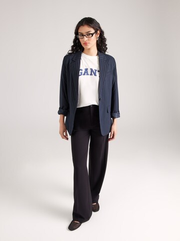 Tricou de la GANT pe alb