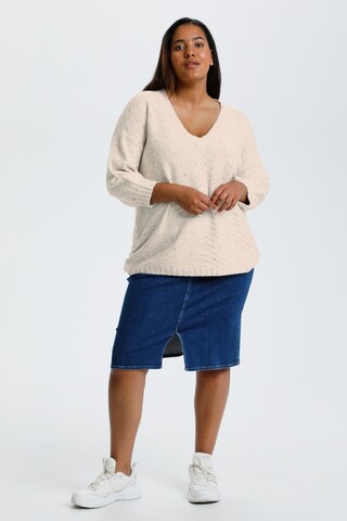 KAFFE CURVE Sweater in Beige