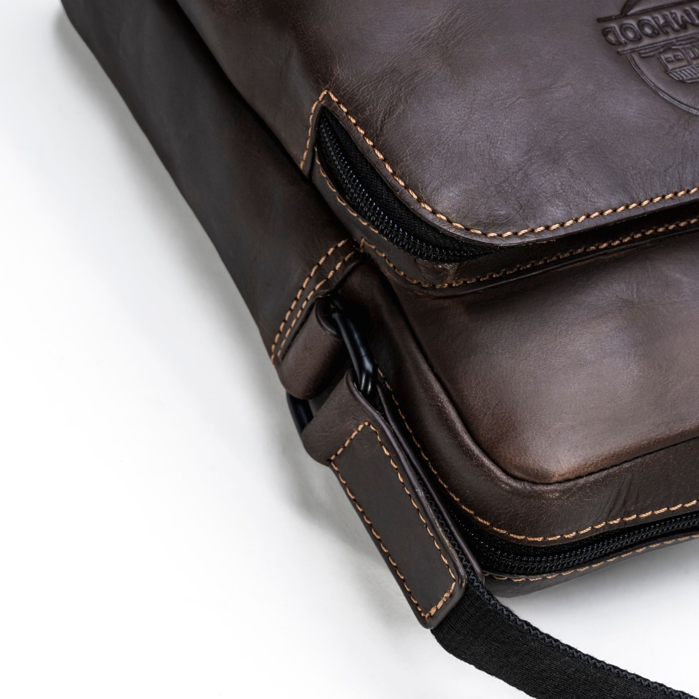 Farmhood Schoudertas in Bruin