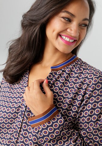 Aniston Blouse in Blue