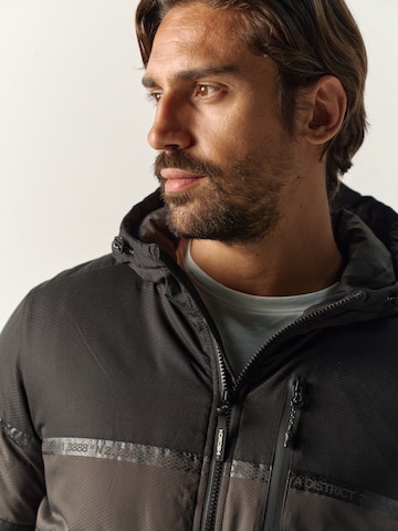 KOROSHI - Chaqueta de entretiempo en negro