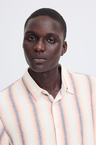 BLEND - Regular Fit Camisa ' BHBobby Linen Mix ' em laranja